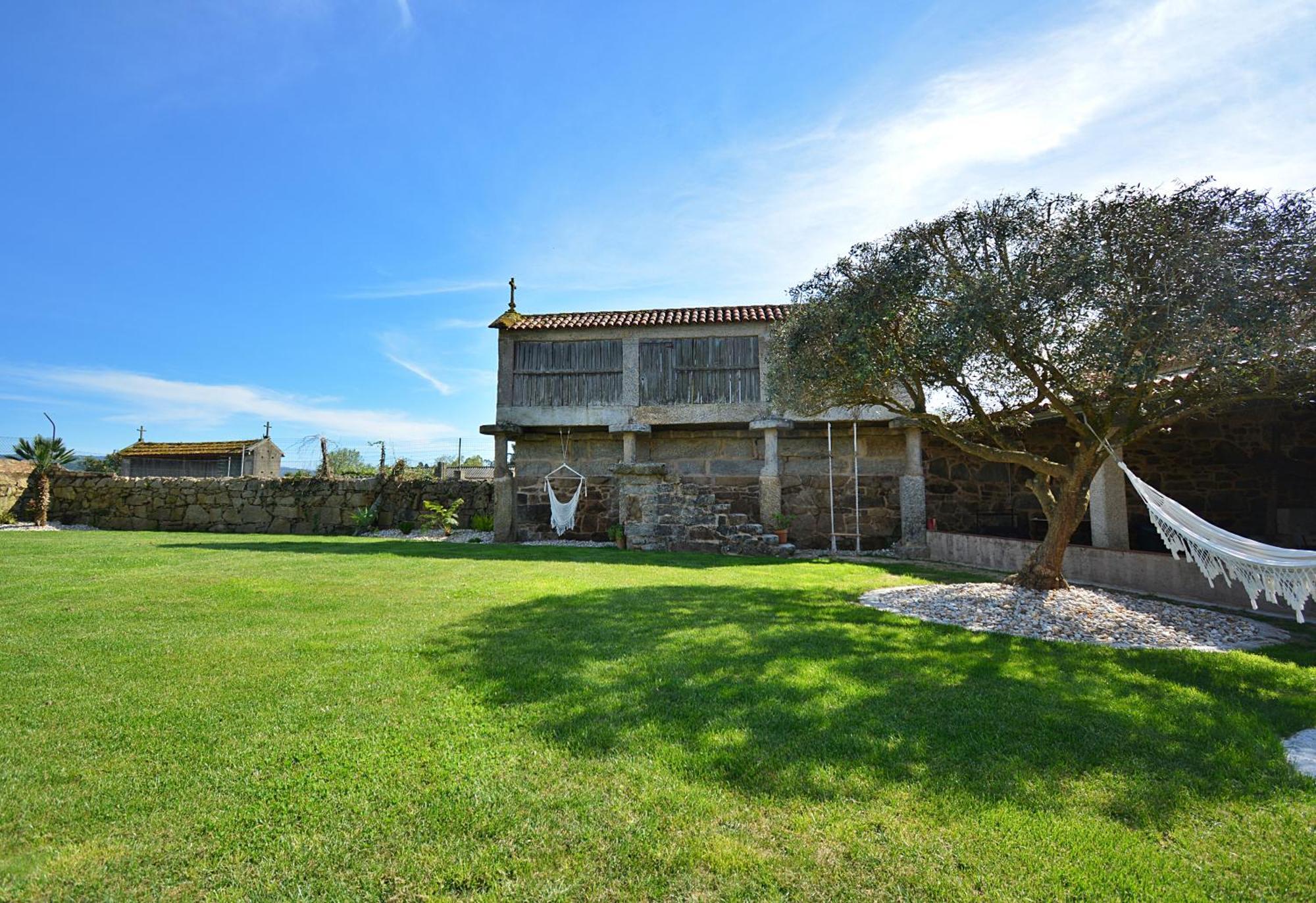 Galihost - Casa Con Enorme Jardin En Cambados Villa Exterior photo