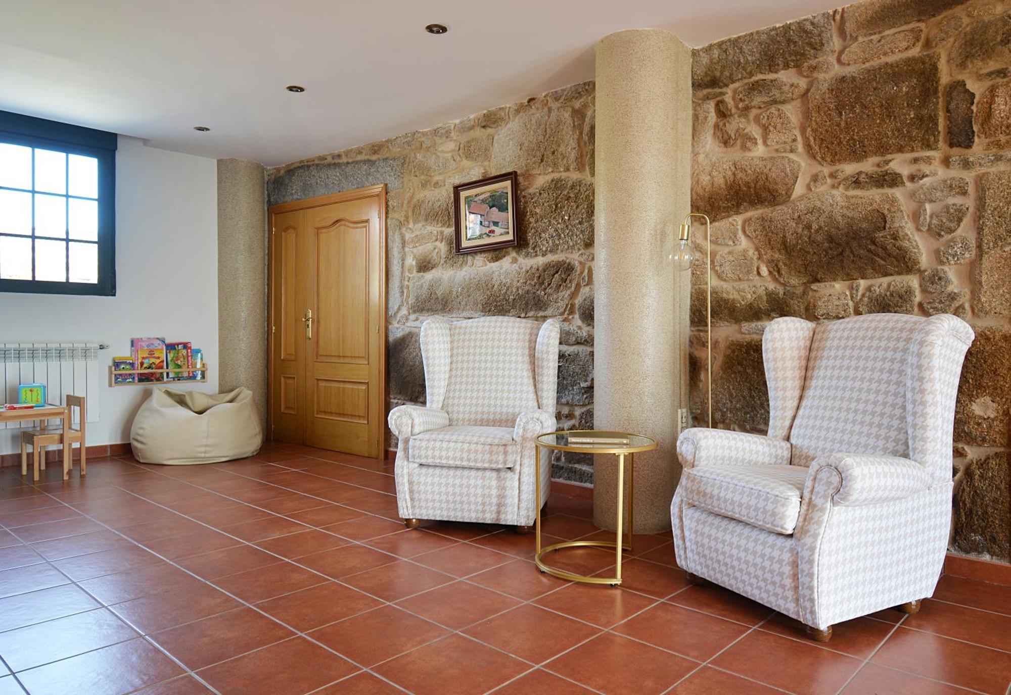 Galihost - Casa Con Enorme Jardin En Cambados Villa Exterior photo